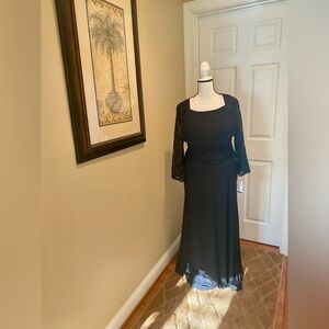 SLNY Black Ruched Evening Gown w/sequined lace sleeves